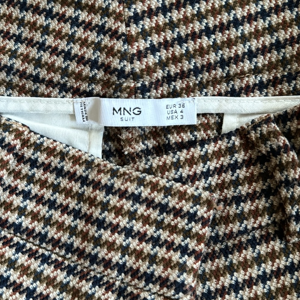 Mango - Picture 2 of 2